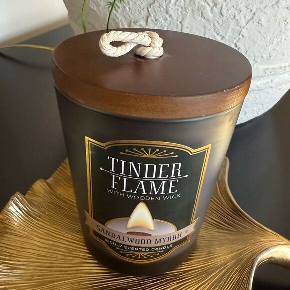 Tinder Flame Wooden Wick  Richly Scented Candle in Sandalwood Myrrh 8 OZ New 3 - Picture 2 of 6